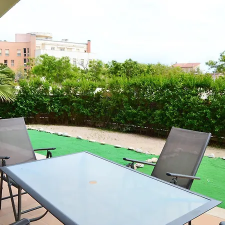 Golden Beach Apartment *